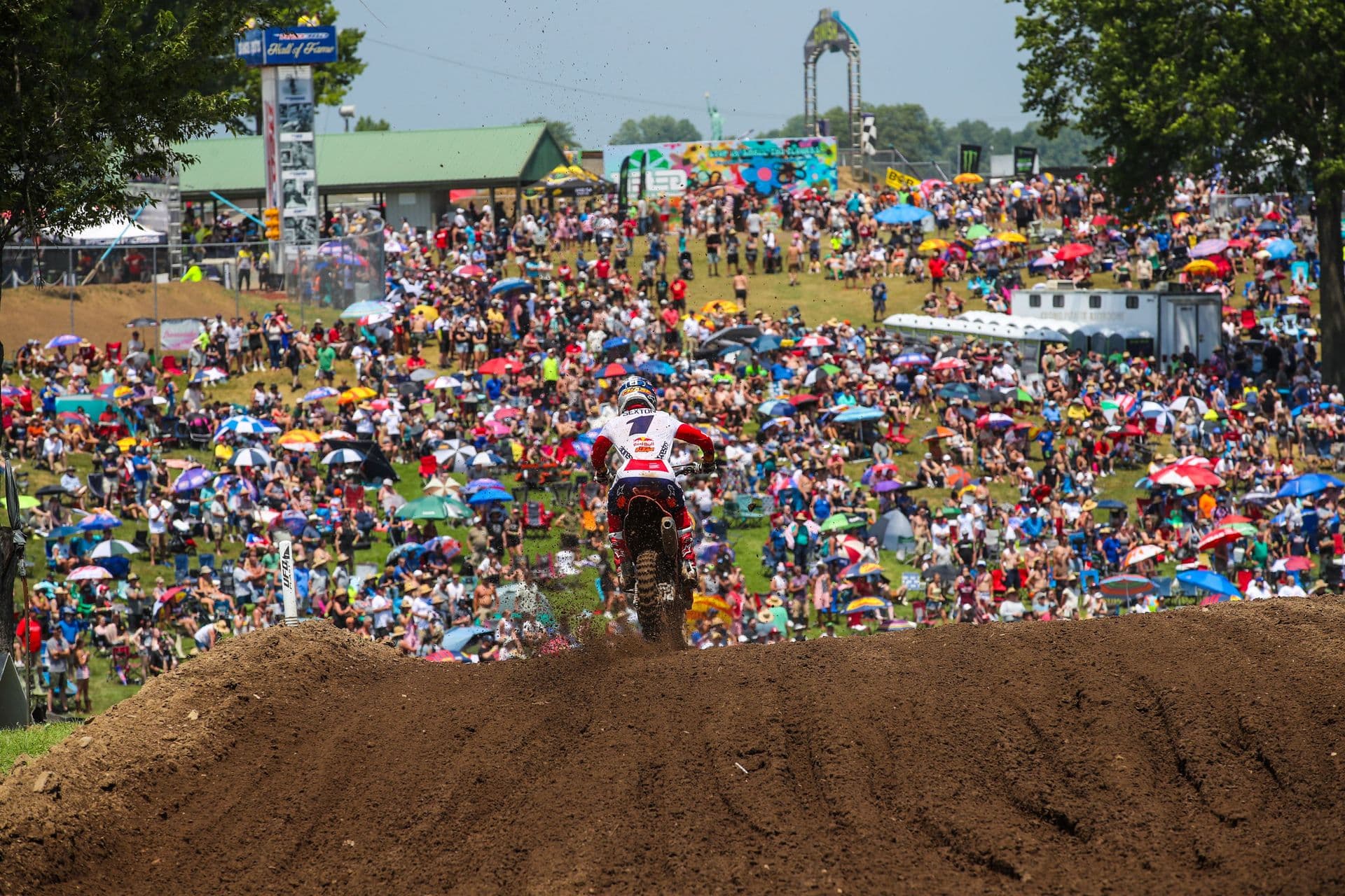 Pro National (Sexton + Infield Crowd)